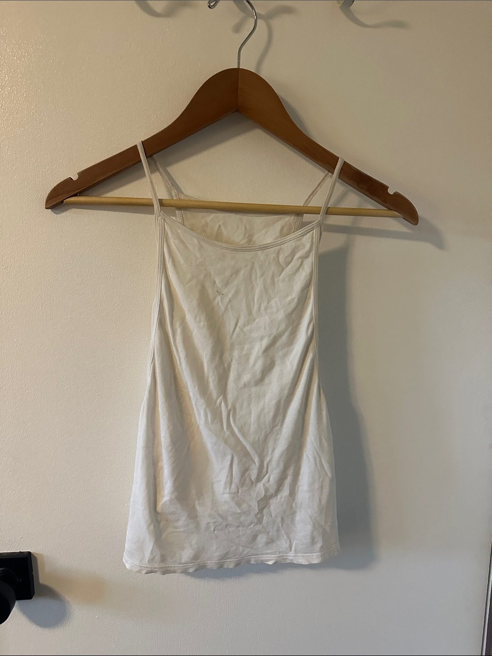 lululemon athletica white criss cross crop top